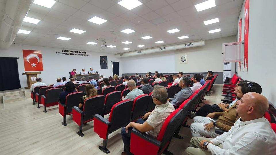 SEYDİKEMER'DE OKUL MÜDÜRLERİ TOPLANTISI GERÇEKLEŞTİRİLDİ