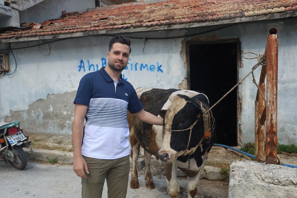 SOSYAL MEDYADA GÖRDÜĞÜ KURBANLIK DANALARI ALMAK İSTERKEN 200 BİN TL DOLANDIRILDI NURİ BAŞAK: "AÇIKÇASI AVA GİDERKEN AVLANDIK"