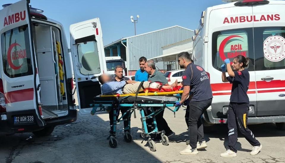 Belediye bahçesinde silahlı saldırı! Yaralılar var