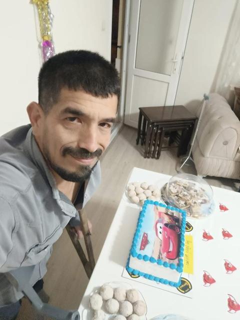 Engelli adama bıçaklı saldırı