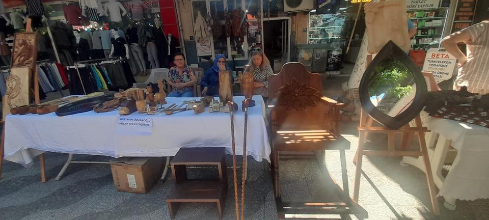 İNCİRLİOVA'DA KURSİYERLER HÜNERLERİNİ SERGİLEDİ