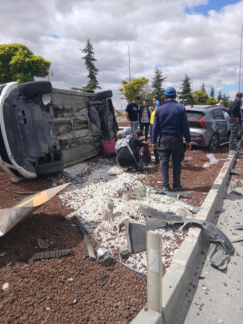 OTOMOBİLLERİN ÇARPIŞTIĞI KAZADA 7 KİŞİ YARALANDI