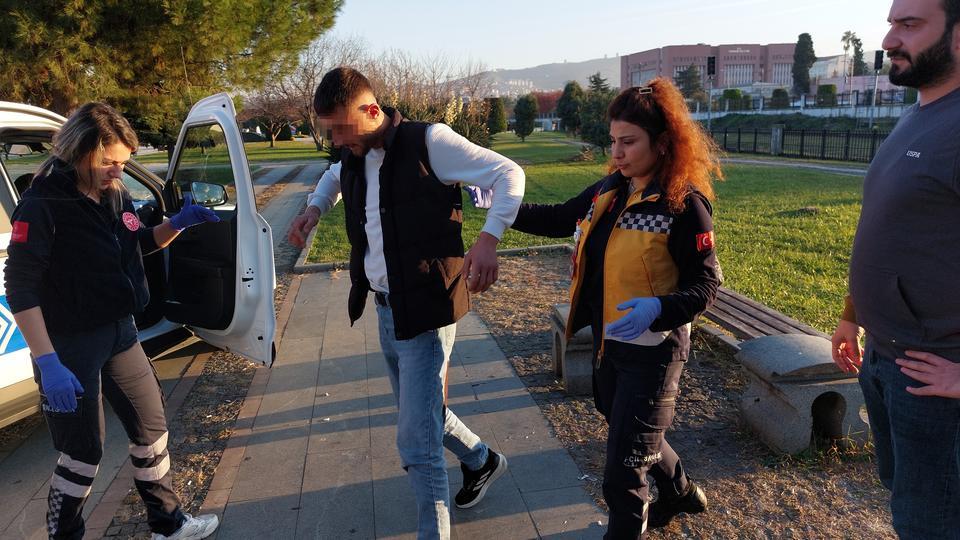 PARKTA BIÇAKLI SALDIRIYA UĞRADI
