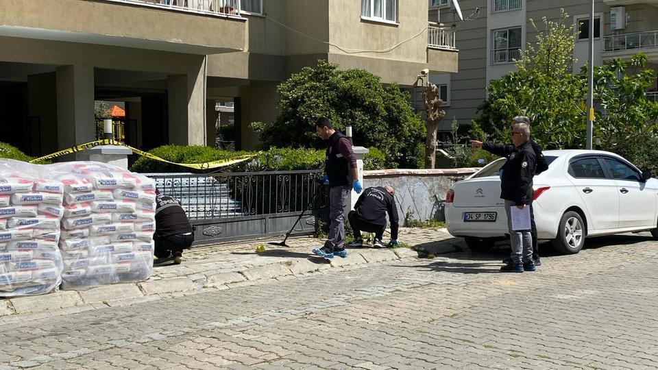 APARTMANIN DIŞ CEPHE İŞİNİ PAYLAŞAMADILAR: 1 YARALI
