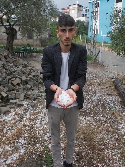AYDIN'DA DOLU SÜRPRİZİ KÖŞK İLÇESİNDE DOLU YAĞIŞI ETKİLİ OLDU