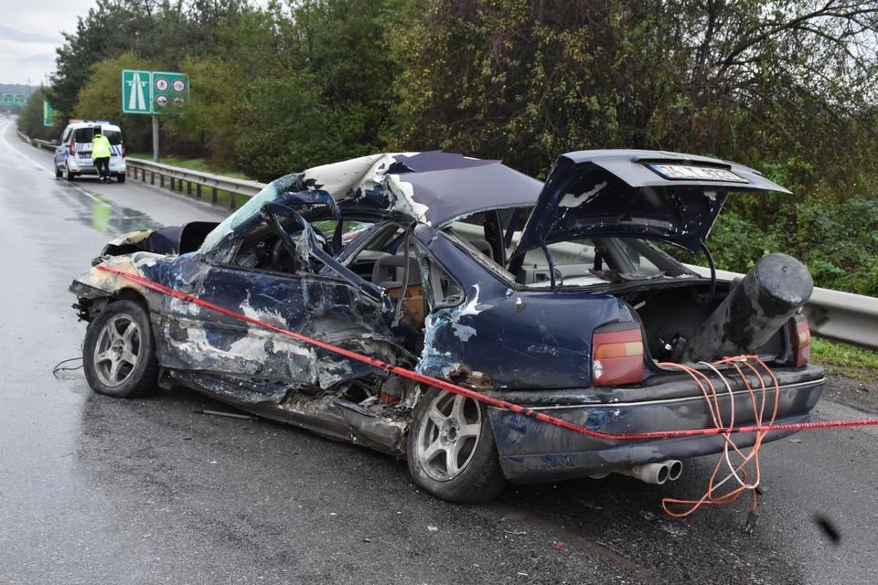 Hurdaya dönen otomobilde 1 ölü
