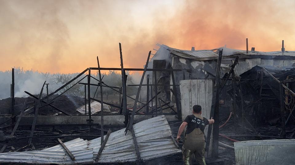 Çiftlik alev alev yandı: Olay yeri dron ile görüntülendi