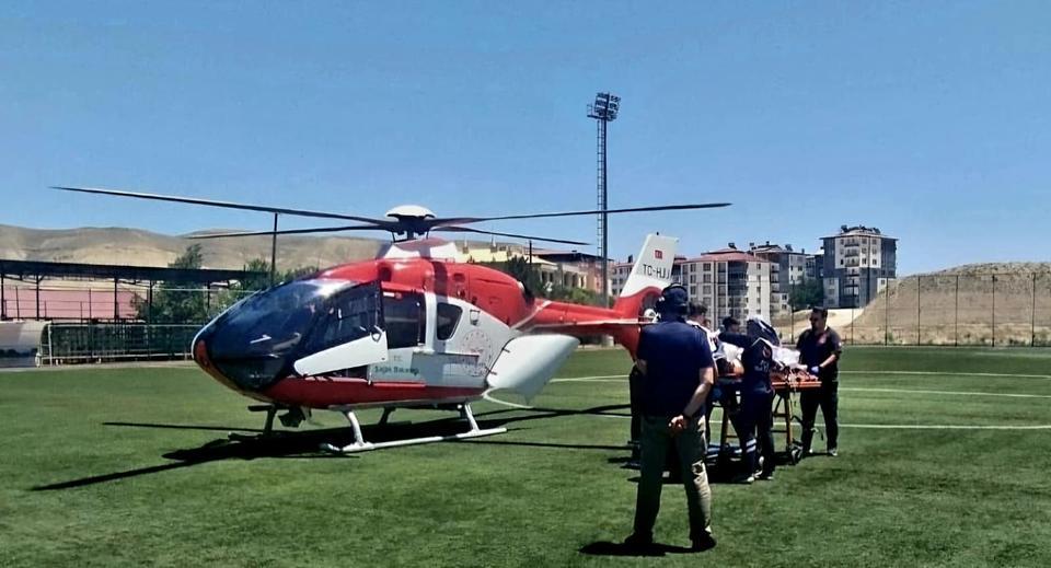 Kalp krizi geçiren hasta hava ambulansıyla sevk edildi