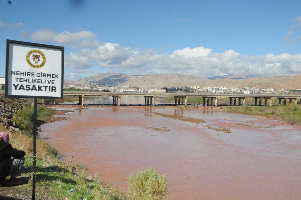DİCLE NEHRİ'NDE KAYBOLDUĞU DEĞERLENDİRİLEN ÇOCUK ARANIYOR