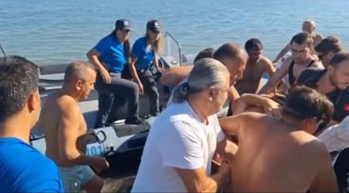 Beyin kanaması geçiren vatandaşı deniz polisi kurtardı