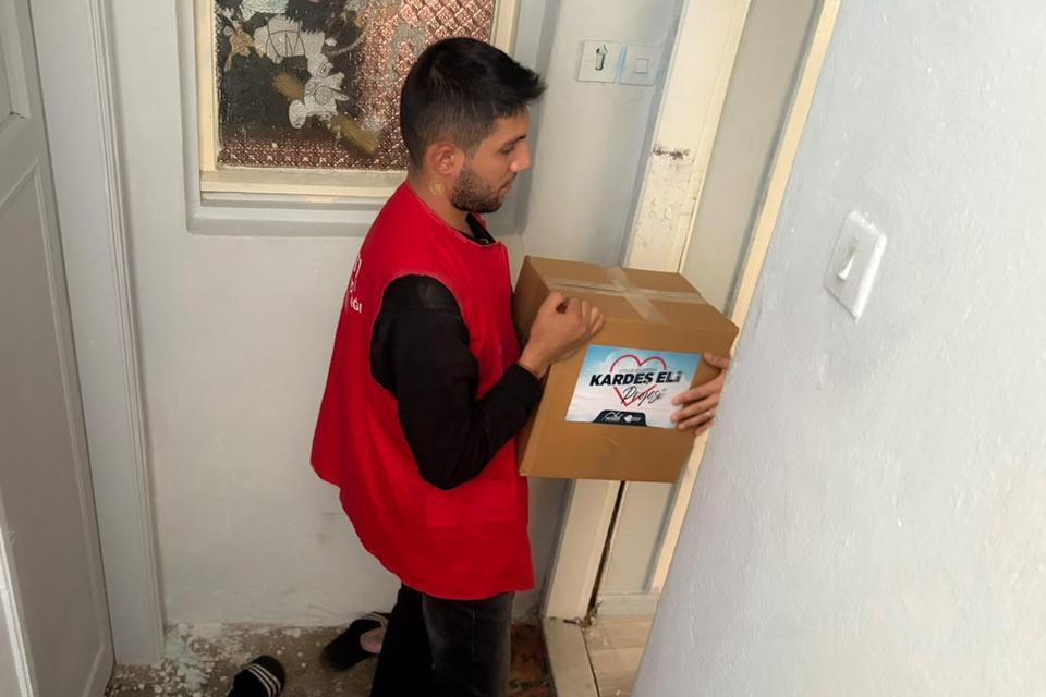 Efeler’de "Kardeşeli" seferberliği devam ediyor