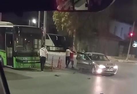 Darp edilen kadını halk otobüsü şoförleri kurtardı