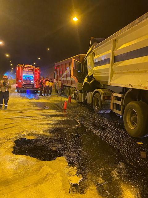 TÜNEL İÇİNDE ÇARPIŞTILAR: 1 YARALI