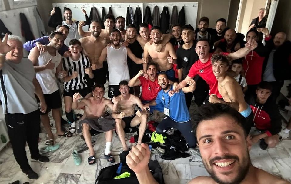 Kuşadasıspor evinde Akhisar'ı yıktı