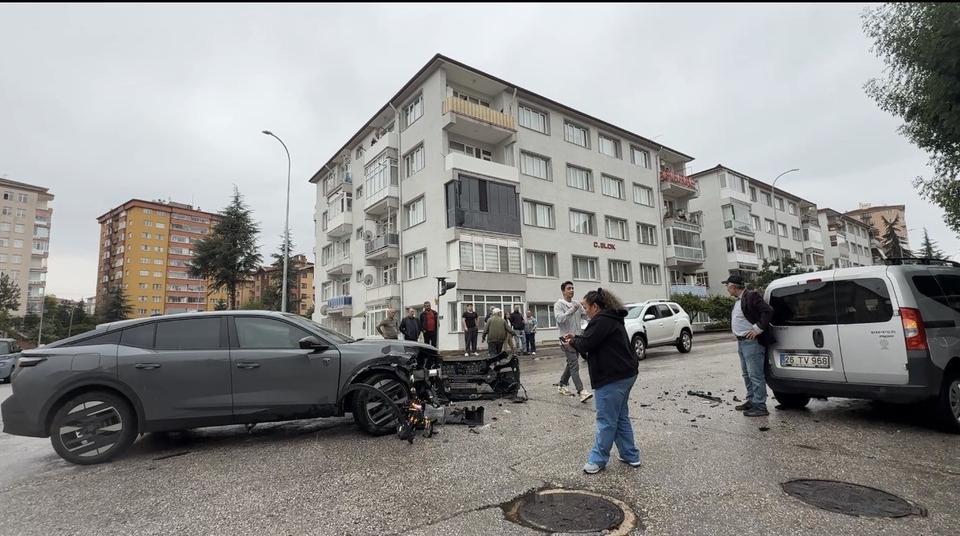 Trafik kazası sonrası yaşanan gerginlik güçlükle yatıştırıldı