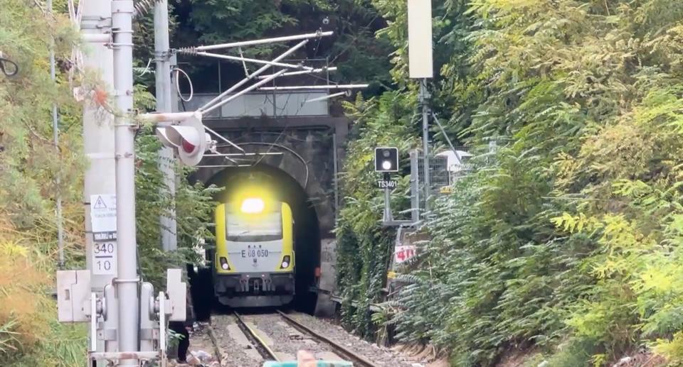 Evlerin altından geçen 114 yıllık tren tüneli mahalleyle bütünleşti