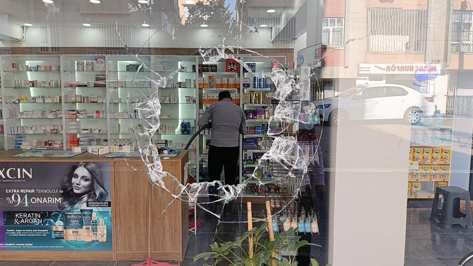 Eczaneye silahlı saldırı