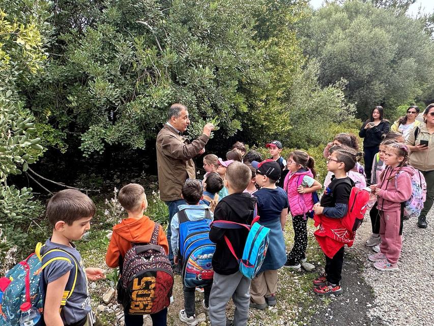 DOĞANIN SAVUNUCULARI, GENÇLERE YOL GÖSTERMEYE DEVAM EDİYOR MİLLİ PARK DOĞA EĞİTİM MERKEZİ, İLKOKUL ÖĞRENCİLERİNİ AĞIRLADI