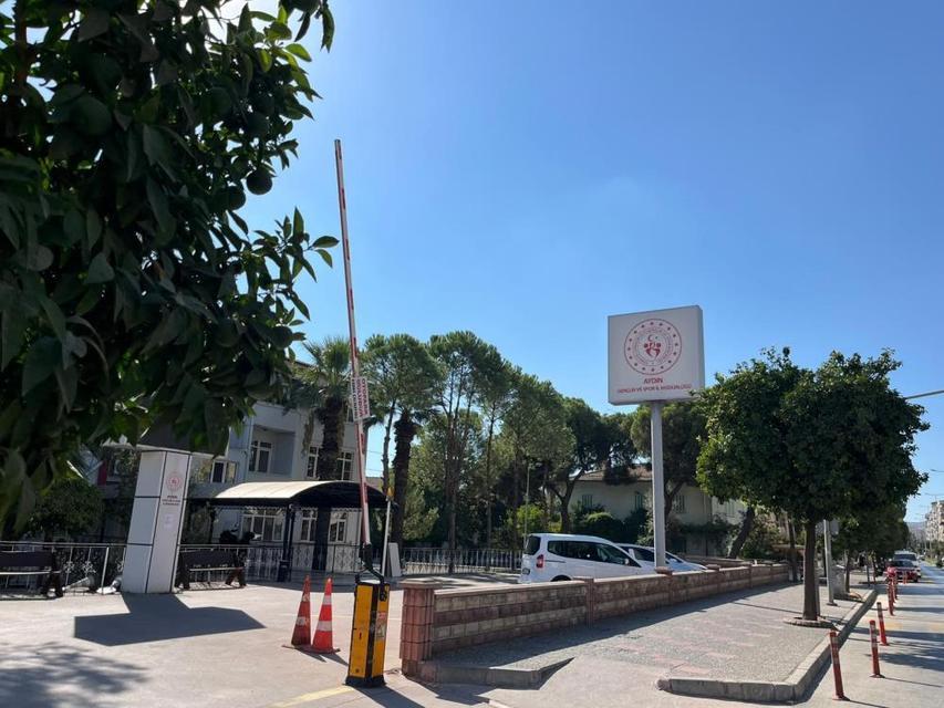 Aydın'da deprem riski nedeniyle müdürlük binası tahliye edildi