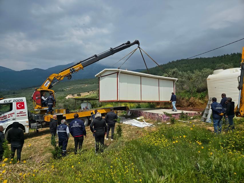 KEMALPAŞA'DA KAÇAK YAPILARIN YIKIMINA BAŞLANDI