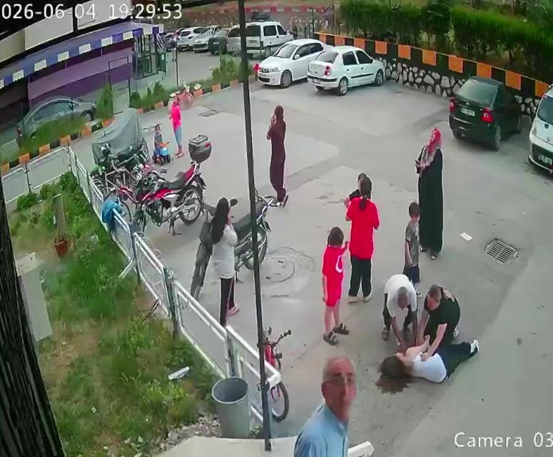 12. kattan düşen kız çocuğu hayata tutundu