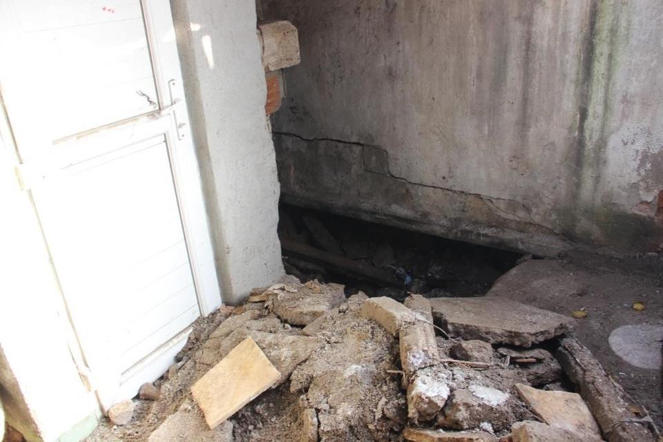 ÜÇ EŞİNİ DE ÖLDÜREN SANIK: "BEN KADIN DÜŞMANI MIYIM?" MANİSA'DAKİ KORKU CİNAYETLERDE KARAR ÇIKTI DAHA ÖNCE BİR EŞİNİ BIÇAKLAYARAK, DİĞERİNİ ÜTÜYLE, SON DİNİ NİKAHLI EŞİNİ DE DARP EDEREK ÖLDÜREN NECATİ AKPINAR İNDİRİMSİZ AĞIRLAŞTIRILMIŞ MÜEBBET CEZASINA ÇARPTIRILDI SANIK NECATİ AKPINAR: "VÜCUDUNDAKİ YANIKLAR BANYODA DÜŞÜP SICAK SUYUN ALTINDA YANMIŞTI AMA MORLUKLARDAN HABERİM YOKTU" EN SON ÖLDÜRÜLEN MUTLU MENEKŞE'NİN KIZI GAYE YILDIZ: "ANNEM DE RAHAT UYUSUN, KANI YERDE KALMADI"