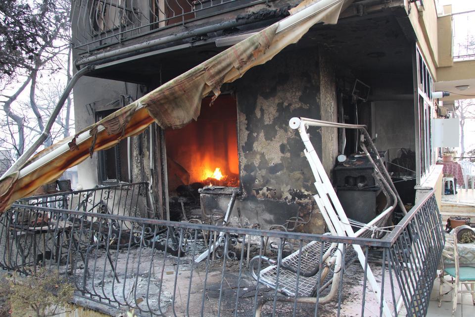 Yangında 3 köy boşaltıldı