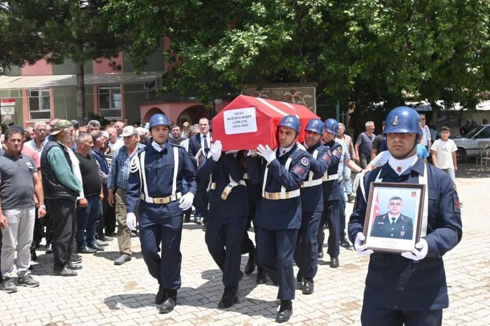 Yıllık izne gelmişti... Uzman çavuş kalp krizi sonucu hayatını kaybetti