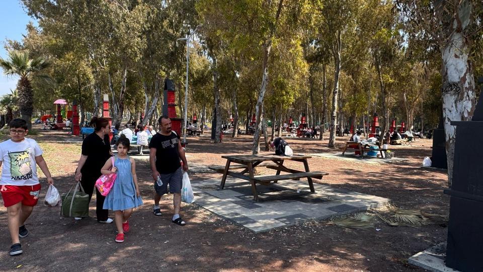 KUŞADASI SEVGİ PLAJI, PİKNİKÇİLERİN YENİ BULUŞMA NOKTASI OLDU