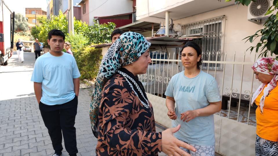 ACI OLAY: ANNE VE OĞLU KANLAR İÇİNDE BULUNDU, HASTANEYE KALDIRILDI MERSİN'DE ÇOCUĞU İLE BİRLİKTE KANLAR İÇİNDE BULUNUP HASTANEYE KALDIRILAN ANNENİN 13 YAŞINDAKİ KIZININ 2,5 YIL ÖNCE OKULDA BİR ÖĞRENCİ TARAFINDAN ÖLDÜRÜLDÜĞÜ ÖĞRENİLDİ