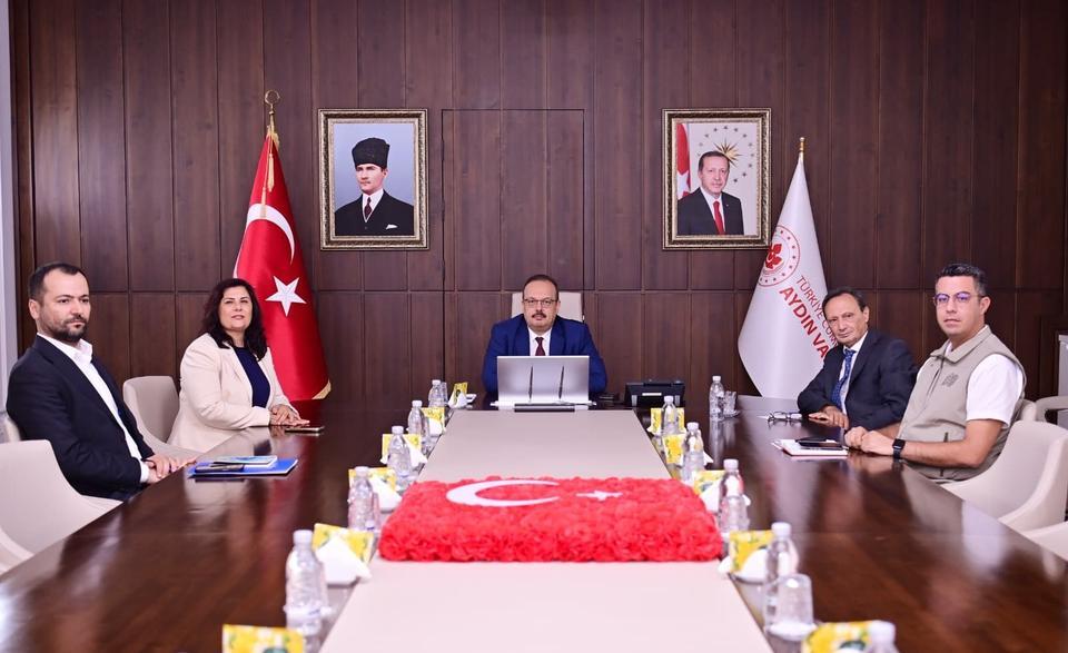 Aydın’ın sahipsiz sokak hayvanları için toplandılar