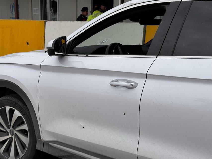 AYDIN'DA SİLAHLI SALDIRI: ŞAHIS OTOMOBİLİ İLE JANDARMA UYGULAMA NOKTASINA SIĞINDI