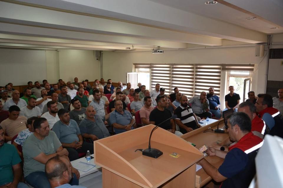 Aydın’da canlı hayvan satıcıları ve nakliyecilere eğitim verildi