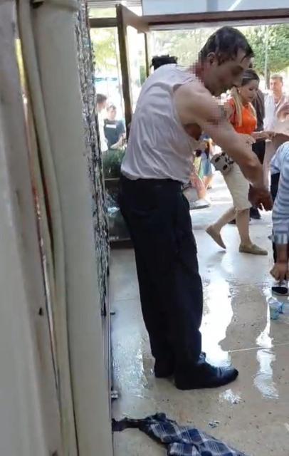 Tıkanan lavabo patladı: 2 yaralı