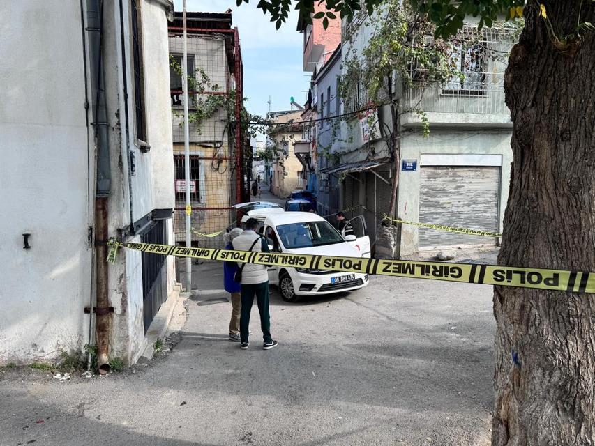 Kızılay personeli yemek dağıtırken vuruldu