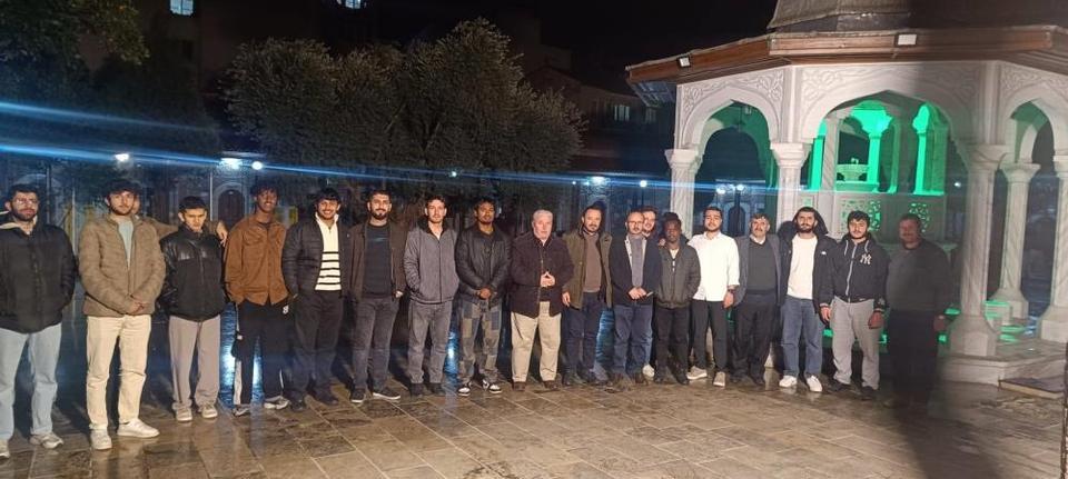 Efeler’de üniversiteli gençler Nasuh Paşa Külliyesi’nde buluştu