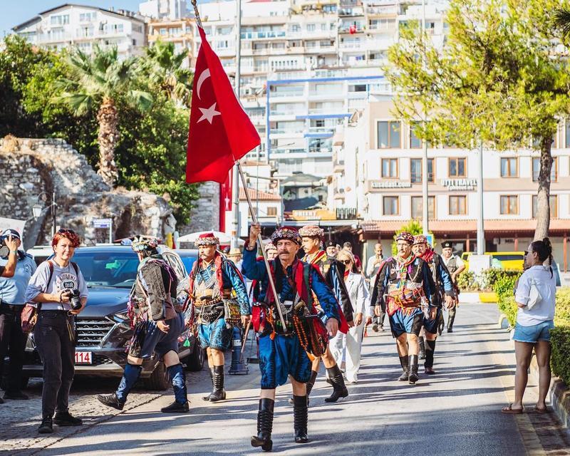 Kuşadası kurtuluşunu coşkuyla kutladı