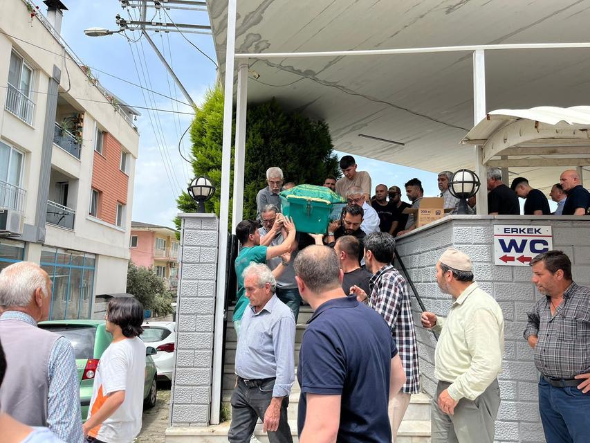 KALP KRİZİ GEÇİRİP HAYATINI KAYBEDEN MÜEZZİN TOPRAĞA VERİLDİ