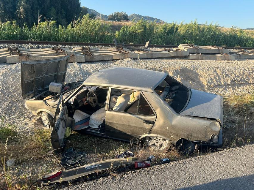 OTOMOBİL TAKLA ATTI, SÜRÜCÜ YARALANDI