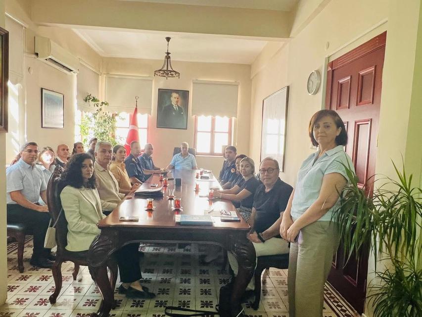 Kuşadası'nda Şiddetle Mücadele toplantısı yapıldı