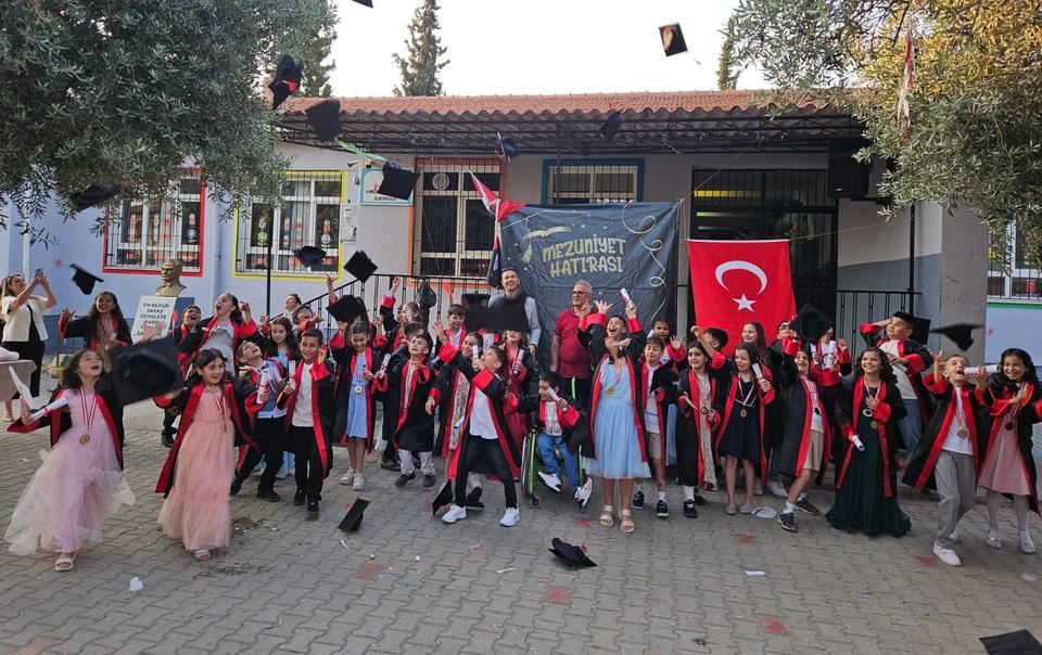 Umurlu Atatürk İlkokulu’nda mezuniyet heyecanı