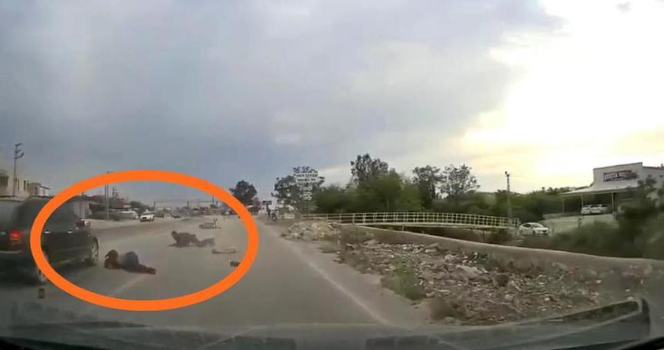 Motosiklet otomobille çarpıştı: 1 ölü, 1 yaralı