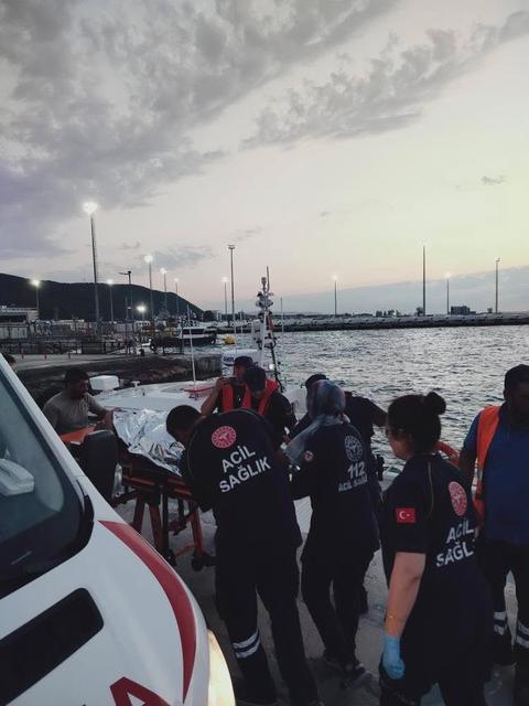 Feribottan denize atlayan kadın kurtarıldı