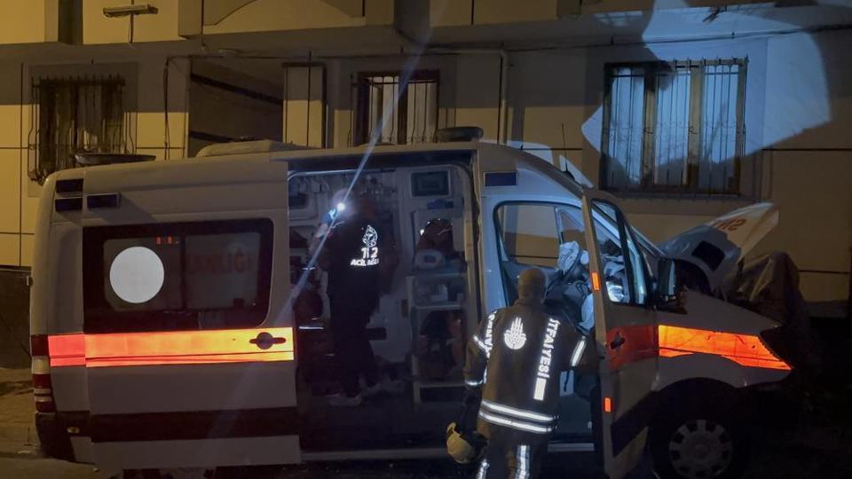 Hasta taşıyan ambulans otomobil ile çarpıştı: Yaralılar var