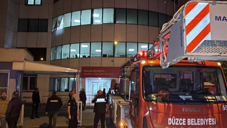 Huzurevinde korku dolu anlar: 54 kişi tahliye edildi