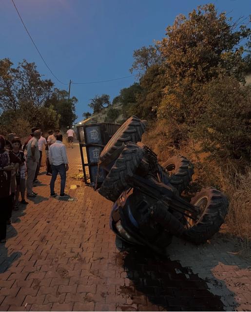 Traktör devrildi: Yaralılar var