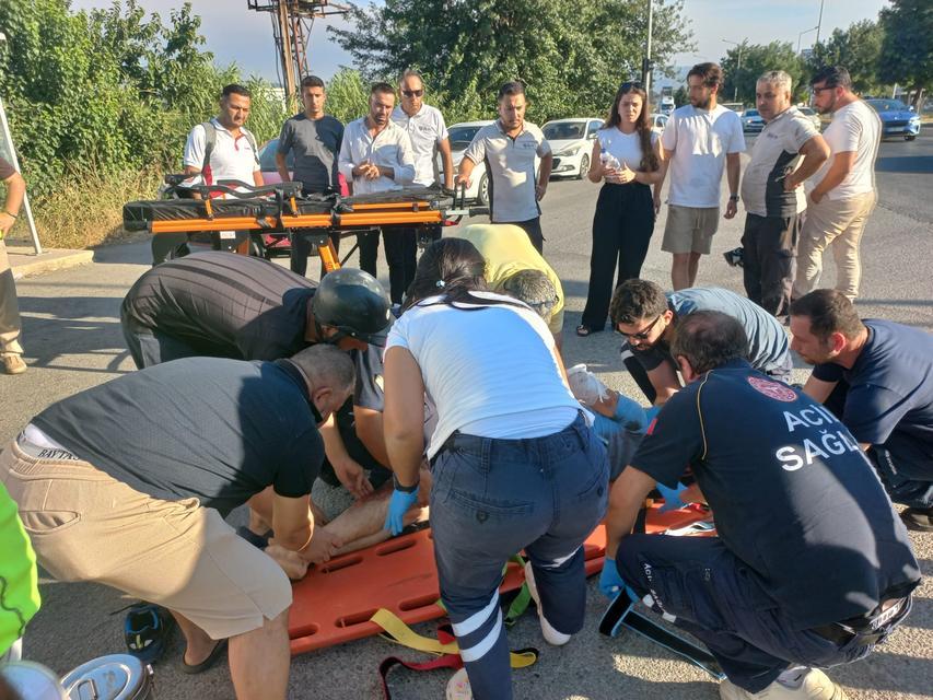 Aydın'da jandarma personelinin kullandığı araç ile motosiklet çarpıştı: 1 yaralı