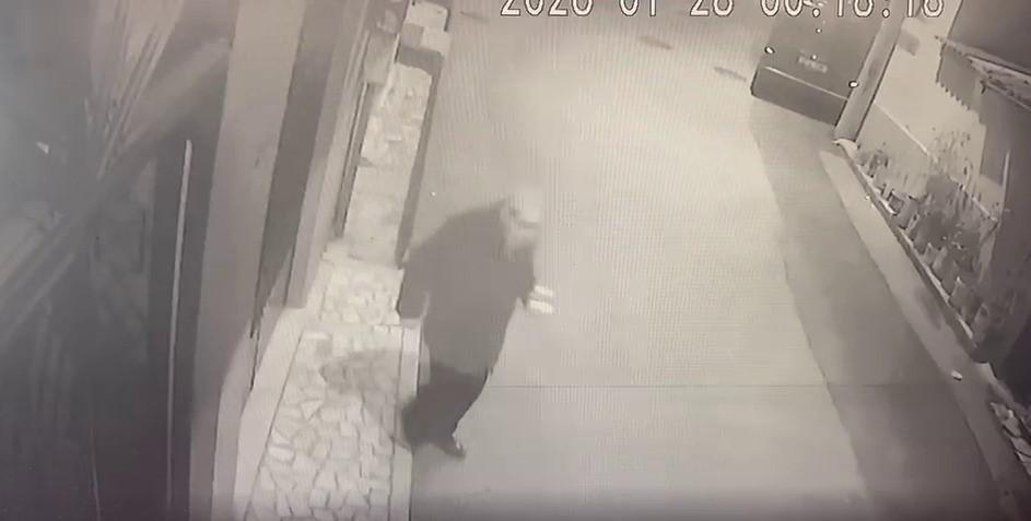 EŞİNİ 15 PARÇAYA AYIRIP 'ÇOK KOLAY OLDU' DİYEN EŞİN DAVASINDA KARAR ÇIKTI "KURBANI BEN KESTİĞİM İÇİN ÇOK KOLAY OLDU" DİYEN EŞ, AĞIRLAŞTIRILMIŞ MÜEBBET HAPİS CEZASINA ÇARPTIRILDI