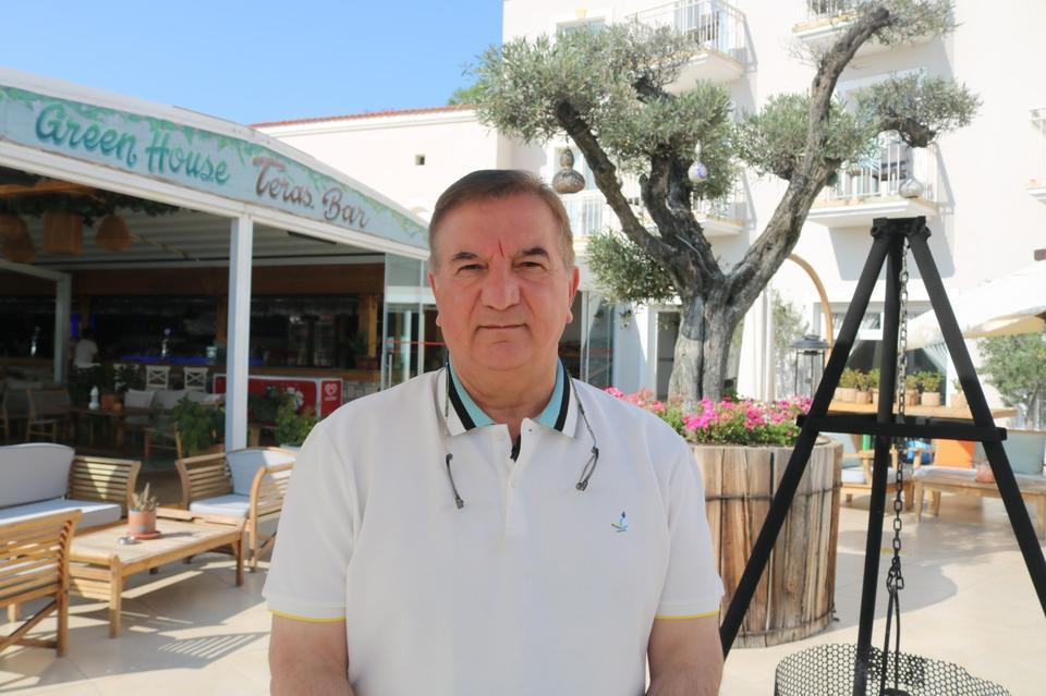 Ege'deki yangınlar turizmi de yaktı