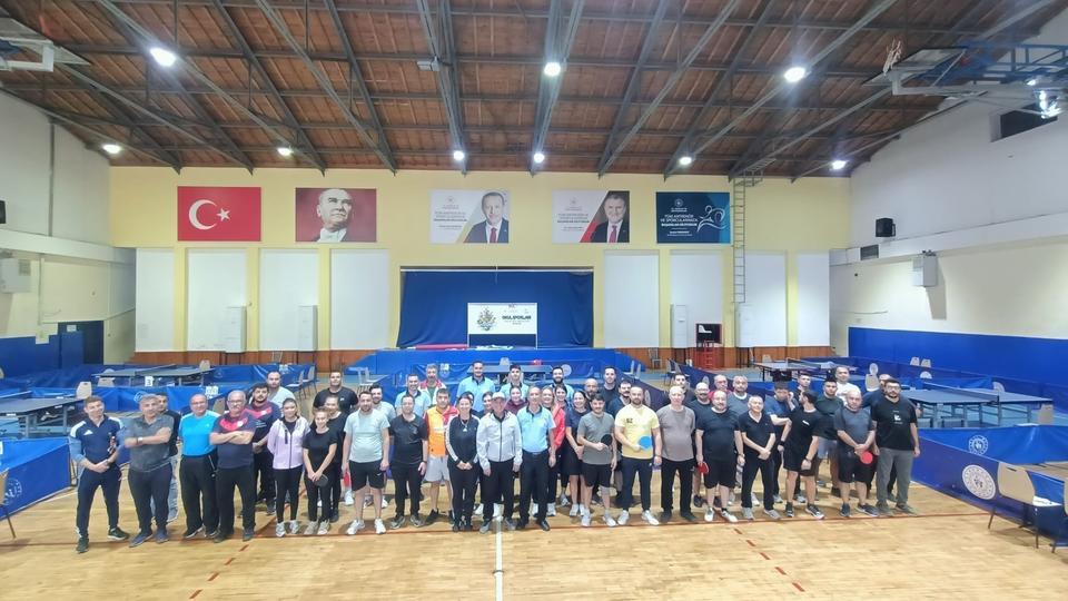 Aydın’da kamu çalışanları masa tenisinde yarıştı
